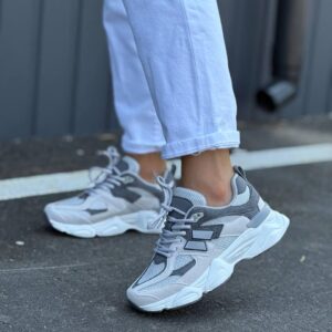 ЖІНОЧІ КРОСІВКИ