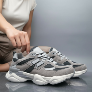 ЖІНОЧІ КРОСІВКИ