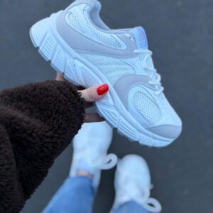 ЖІНОЧІ КРОСІВКИ