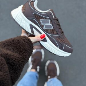 ЖІНОЧІ КРОСІВКИ