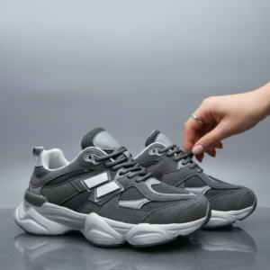 ЖІНОЧІ КРОСІВКИ