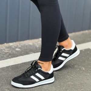 ЖІНОЧІ КРОСІВКИ