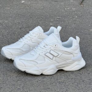 ЖІНОЧІ КРОСІВКИ