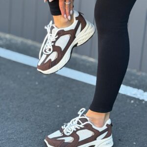 ЖІНОЧІ КРОСІВКИ