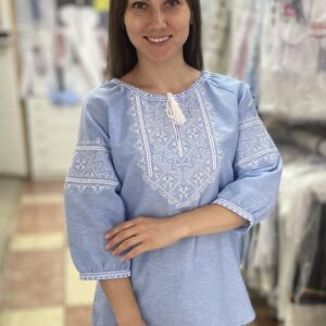 "Блакитний льон" жіноча вишиванка з білим орнаментом
