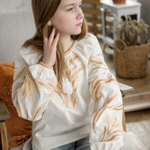 "Колоски" вишиванка для дівчинки в білому кольорі