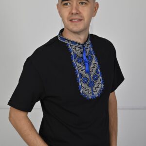 Чоловіча футболка вишиванка чорна з синім орнаментом