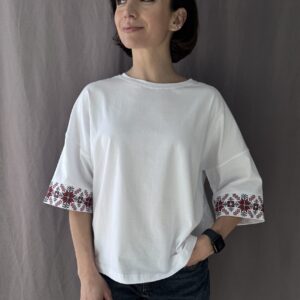 Жіноча футболка з вишивкою "Казимира"