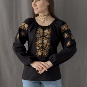 "Троянди" жіноча вишиванка в чорному кольорі