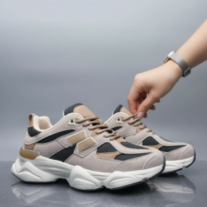 ЖІНОЧІ КРОСІВКИ