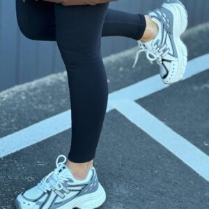 ЖІНОЧІ КРОСІВКИ