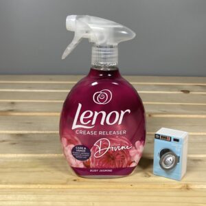 Спрей для розгладження складок на одязі Lenor Crease Releaser Ruby Jasmine 500 мл.