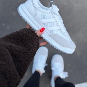 ЖІНОЧІ КРОСІВКИ